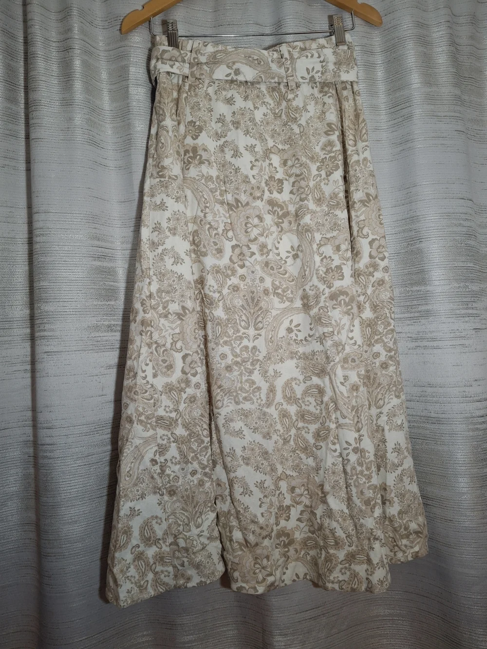 Bagatelle Neutral Paisley Belted A-Line Midi Skirt Small